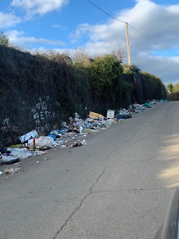 Degrado nella zona più panoramica di Giarre