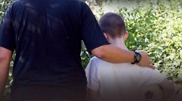 Parla una delle vittime del prete accusato di abusi a Enna: «Voleva comprarmi, ma ho trovato la forza di denunciarlo»