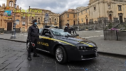 Catania, a spasso senza mascherina: multati dalla GdF