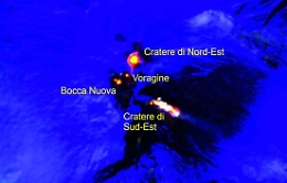 Etna, il vulcanologo: «Anomalie termiche all'interno dei crateri»
