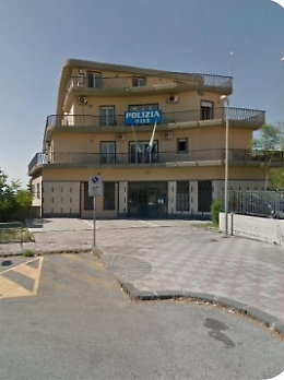 Catania, non si ferma all'alt della Polizia e rischia di investire agenti: denunciato