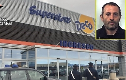 Biancavilla, ruba bottiglie di liquori al Decò: taccheggiatore in manette