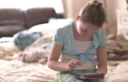 Dispositivi digitali e bambini, riflessioni da mamma