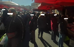 Covid, a Catania troppa gente in giro: folla ai mercati e auto in doppia fila