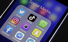 Bimba morta a Palermo per la sfida su Tik Tok, Garante privacy apre fascicolo anche su Facebook e Instagram