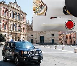 Grammichele, senza patente né assicurazione  e con un coltello tenta di fuggire al posto di blocco