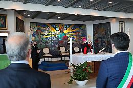 Catania, sindaco e arcivescovo negli ospedali per Sant'Agata: «Vicini a chi combatte il Covid»