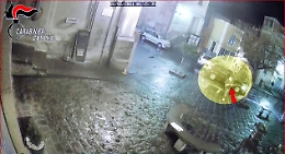 Bronte: nega panino fuori orario a clienti, loro sparano con un fucile