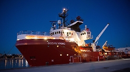 La Ocean Viking giunta ad Augusta: a bordo otto migranti con il covid