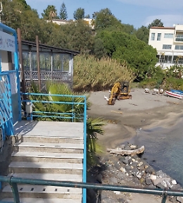 Ognina (Ct): ruspa nella spiaggetta