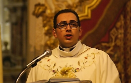 Abusi su minori, don Rugolo interrogato dal Gip. Il legale: «Ora è sereno»