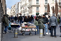 Catania, la voglia di uscire e la folla della domenica: assalto a bar e ristoranti