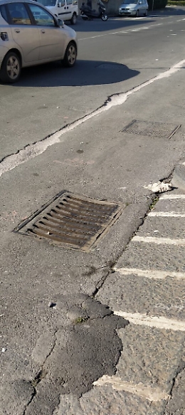 Catania, Nesima: anomalia del manto stradale