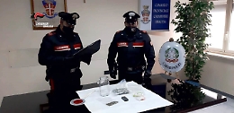 Siracusa, si fa spedire la droga col corriere: denunciato un catanese