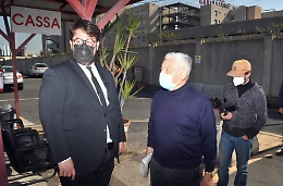 Anche le Iene alla “liberazione” del parcheggio di Nesima