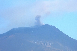 L'Etna si dà una calmata: in alta quota flussi lavici non più alimentati