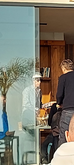 Mick Jagger ad Agrigento tra passeggiate in riva al mare e pranzo a base di pesce