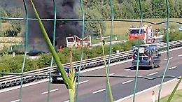 Tir in fiamme sull'A19 Palermo-Catania, lunghe code in autostrada