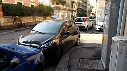Catania: parcheggio stile "western" in via Vecchia Ognina