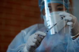 Covid, almeno dai 7 ai 13 mesi per vaccinare tutti e tornare alla normalità