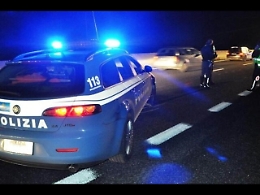 Guidava un Tir senza la patente, catanese tenta la fuga speronando l'auto della Polstrada