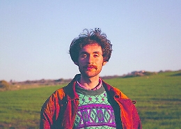 Adriano, amori e sogni tra Battisti e il lo-fi