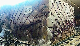 Carico di mascherine  e camici dalla Cina in Sicilia, Musumeci: «E' soltanto il primo»