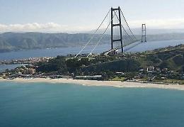 Ponte sullo Stretto, De Micheli: «Avviato uno studio dal ministero, ma vecchio progetto utilizzabile in parte»