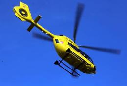 Cade dal tetto di casa sua mentre sistema l'antenna, noto ristoratore ferito gravemente