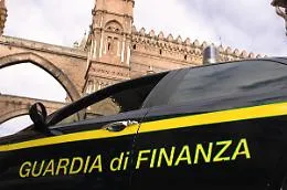 Assenteismo a Palermo: 14 tra messi notificatori del Comune e giardinieri di Reset sospesi per truffa e timbrature fantasma