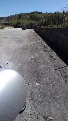 Agnone Bagni, strada ripulita: ma dovrebbe essere sempre così