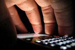 Catania, 80enne in carcere per stalking