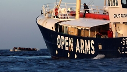 Immigrazione, l'ordinanza di Musumeci: quarantena sulle navi Ong