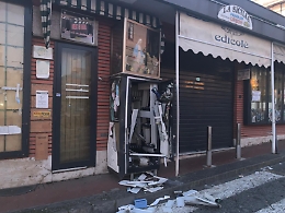 Giarre, due ordigni nella notte per depredare un erogatore di tabacchi