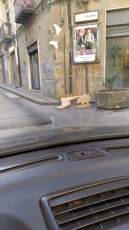 Enna: forti raffiche di vento, in città volano oggetti