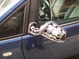 Catania, atti vandalici in via Calì: "Vigilate questa zona"