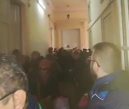 Catania,  cartelle pazze: folla di persone all'ufficio tributi