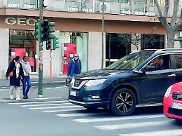 Catania, in corso Italia semafori a mezzo servizio e pericoli negli incroci da bollino rosso