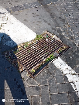 Adrano, piazza Umberto: manutenzione al top