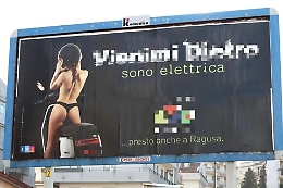 Ragusa, polemica su una pubblicità troppo osé e il sindaco diffida l'agenzia