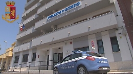 Adesca su Wapp allieva minorenne per rapporto sessuale: insegnante di ballo arrestato