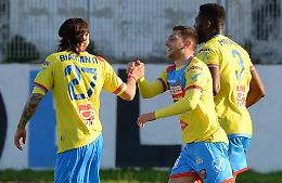 Calcio, il Catania primeggia sul Bisceglie a porte chiuse