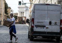 Coronavirus, nel decreto "cura Italia" aiuti per medici, famiglie e imprese in vista di una lunga battaglia