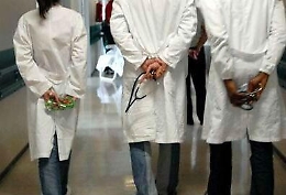 Coronavirus, "Cura Italia": la laurea in medicina immediatamente abilitante