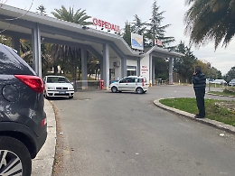 Caduto dal tetto di casa, è morto in ospedale l'anziano che era rimasto ferito