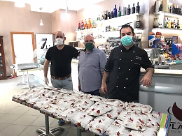 Coronavirus, colombe pasquali e dolciumi gratis alle famiglie povere empedocline