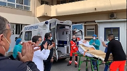 Messina, a cento anni è guarita dal coronavirus: festa grande al Policlinico