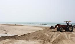 Non si sa quando si potrà andare al mare, ma si pensa alla bonifica delle spiagge