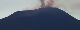 L'Etna continua ad essere "esplosivo" ma cessa attività stromboliana
