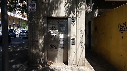 Catania: uno strano monumento al Corso delle  Provincie